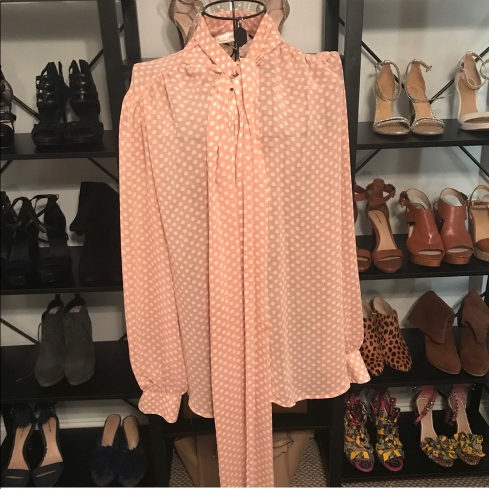 Shirt with tie